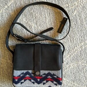 NWT Pendleton Tacoma Hills square crossbody.